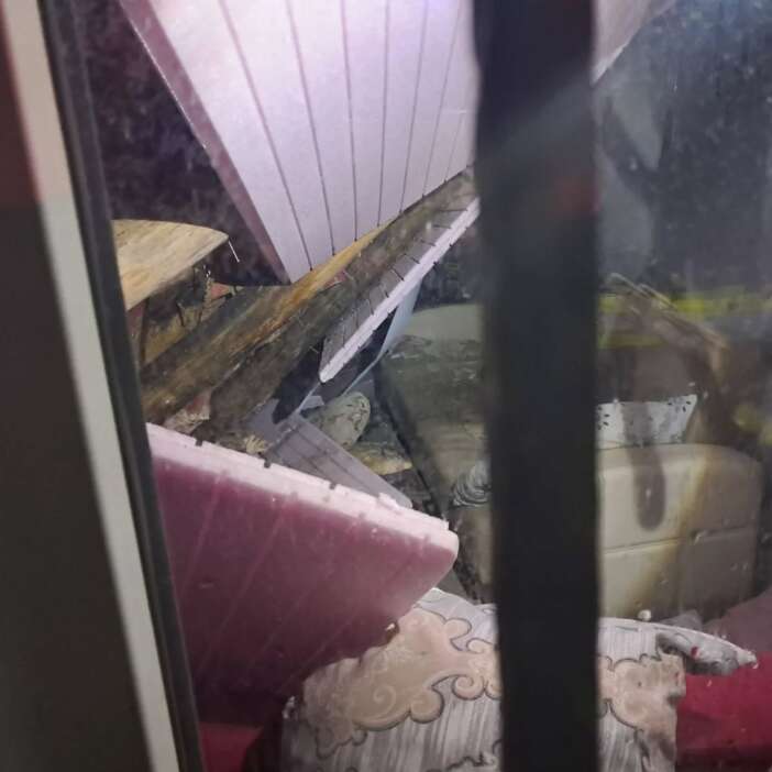 konyada-evin-catisi-coktu-bir-kisi-gocuk-altinda-kaldi