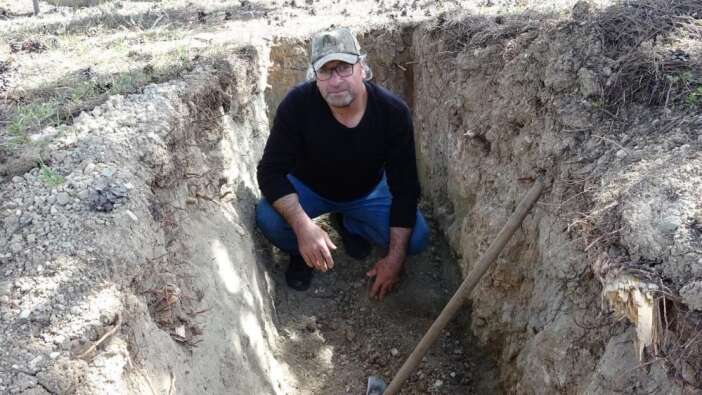 defalarca-olumden-dondu-dokuz-canim-bitti-diyerek-kendi-mezarini-kazdi