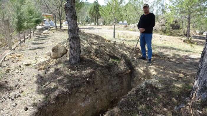 defalarca-olumden-dondu-dokuz-canim-bitti-diyerek-kendi-mezarini-kazdi