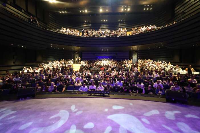 konya-sehir-tiyatrosunun-yeni-oyunu-seyirciden-tam-not-aldi