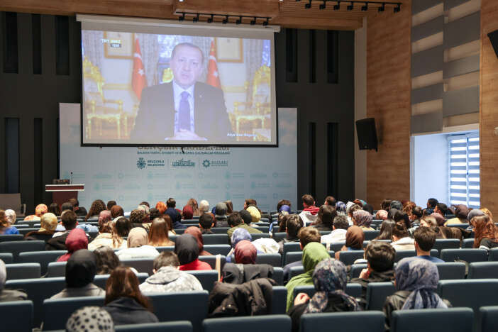 konyadaki-bu-akademiyi-kazanan-25-ogrenci-yurt-disina-gidecek