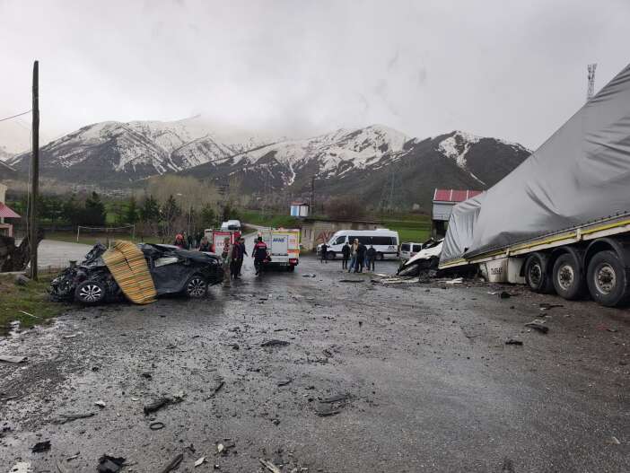 tir-kazasinda-can-verenlerin-dsi-muduru-harun-yildiz-ve-soforu-oldugu-belirlendi