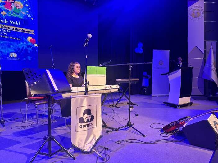 otizmli-bireylerden-olusan-ozel-koro-konyada-sahneye-cikti