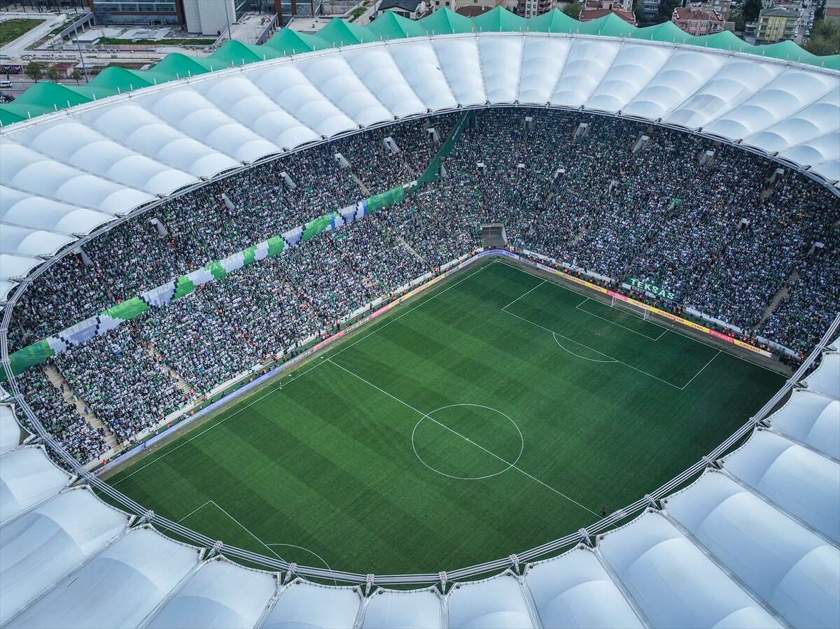 sampiyon-bursasporda-kombineler-tukendi-yeni-sezon-kapali-gise