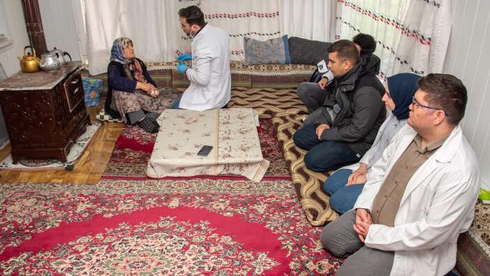 selcuk-universitesi-konyada-iyilik-ve-saglik-dagitmaya-devam-ediyor