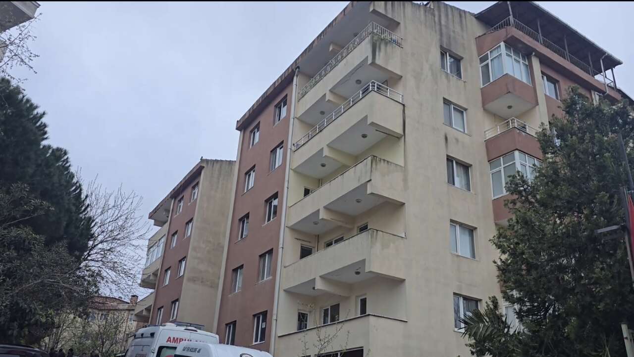 aile-faciasi-anne-ve-babasini-oldurup-canina-kiydi