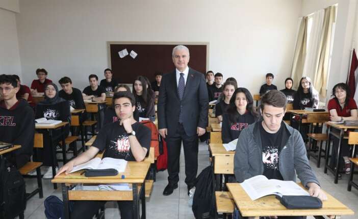 konya-valisi-akin-karatay-fen-lisesinde-guven-ve-huzur-vurgusu-one-cikti