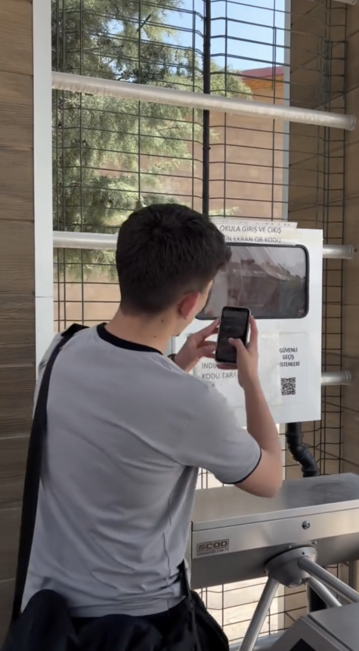 konyada-10-yildir-uygulaniyor-bu-meslek-lisesinde-guvenlik-turnikeden-geciyor
