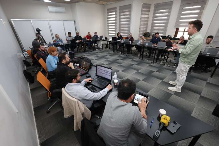 konyada-belediye-personellerine-yapay-zeka-egitimi-verildi