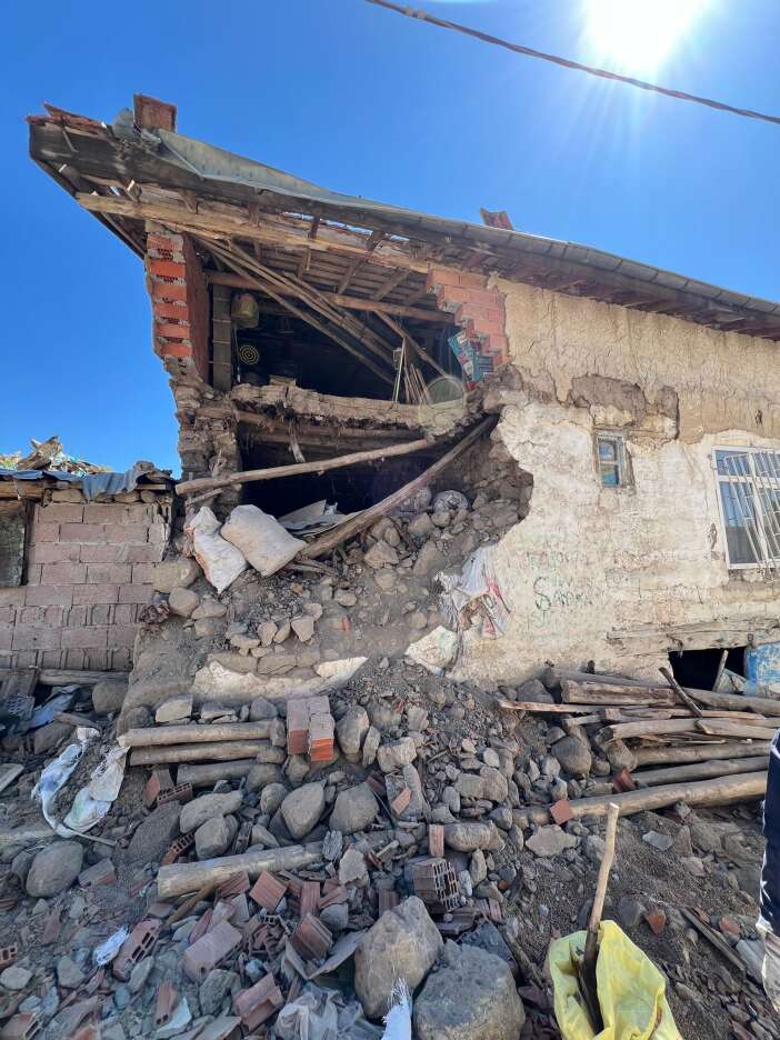 konyada-bir-mahalle-bugun-hangi-eve-kamyon-girecek