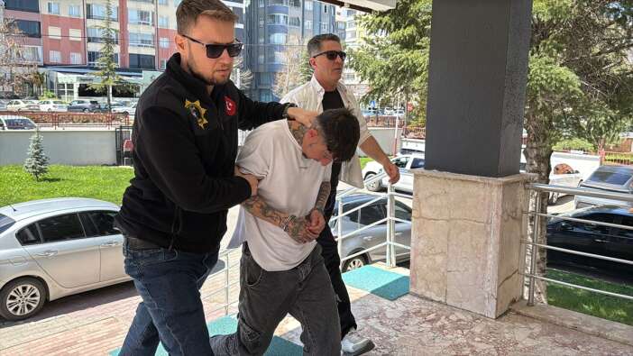 konyada-zehir-tacirlerinin-gizlendigi-eve-baskin-yapildi