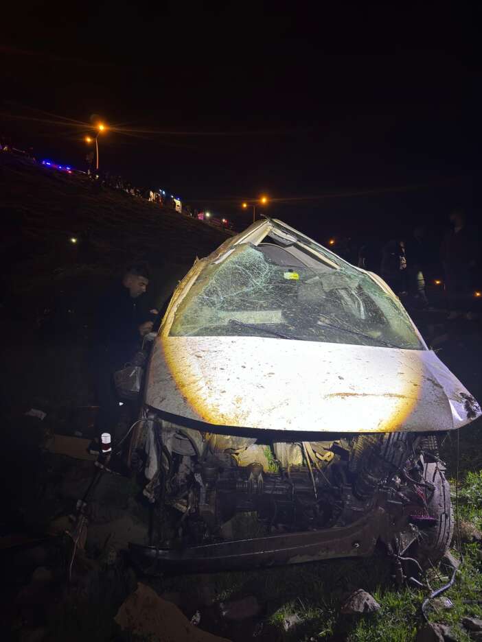 ucuruma-yuvarlanan-aractaki-mustafa-duran-hayatini-kaybetti