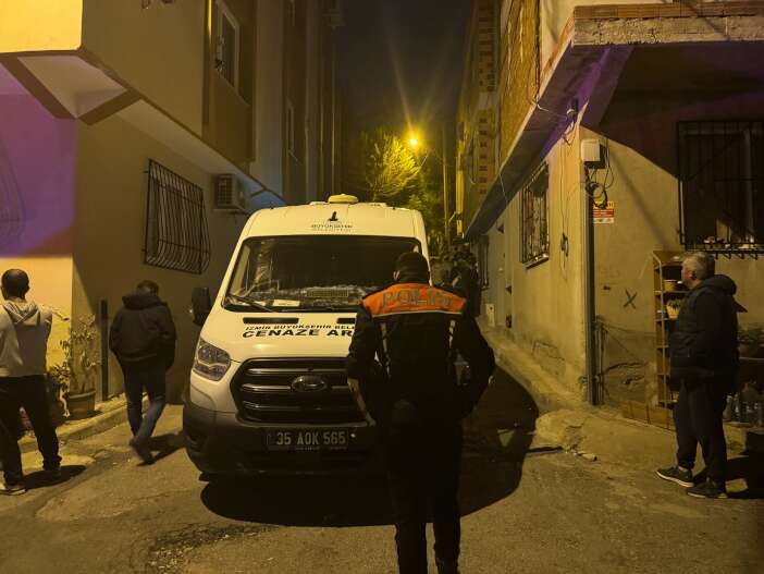 2-cocuk-annesi-kadin-bogazindan-vurularak-olduruldu