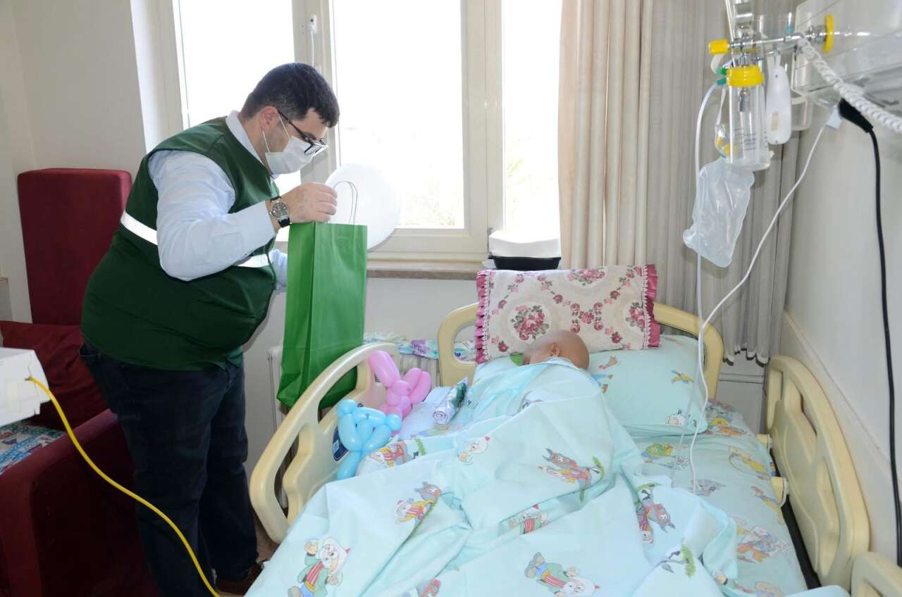 23-nisanda-tedavi-goren-cocuklarin-yuzu-konyaspor-formasiyla-guldu