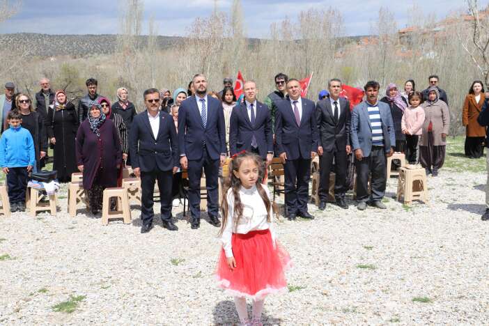 turkiyede-gundem-olmustu-konyanin-1-ogretmen-1-ogrencili-unlu-okulunda-23-nisan-coskusu