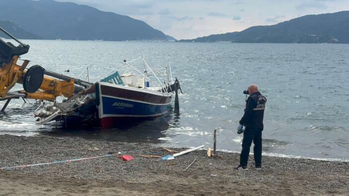 vincin-tasima-kolu-kirildi-altinda-kalan-genc-hayatini-kaybetti