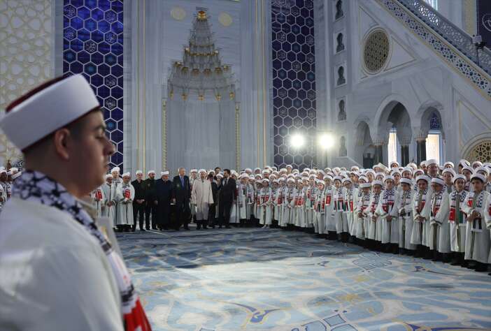 333-kucuk-hafiz-icazet-toreninde-ilk-tilaveti-recep-tayyip-erdogan-yapti