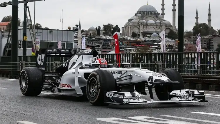 formula-1-turkiyeye-donuyor-anlasma-saglandi