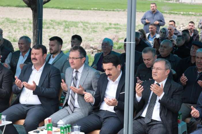 konyada-cok-amacli-dugun-salonu-icin-ilk-kazma-vuruldu