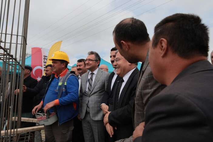 konyada-cok-amacli-dugun-salonu-icin-ilk-kazma-vuruldu