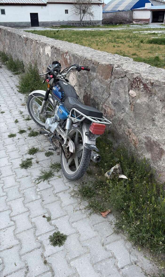 konyada-motosiklet-yayaya-carpti-ikisi-de-agir-yaralandi