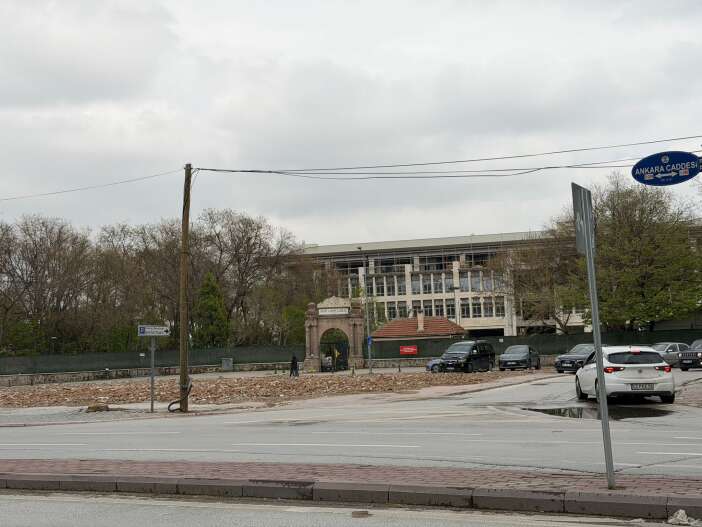 konyanin-75-yillik-kapisi-ortaya-cikti