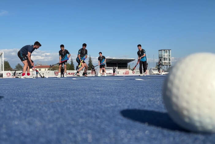 konyanin-hokey-gururu-avrupada-tarih-yazmak-istiyor