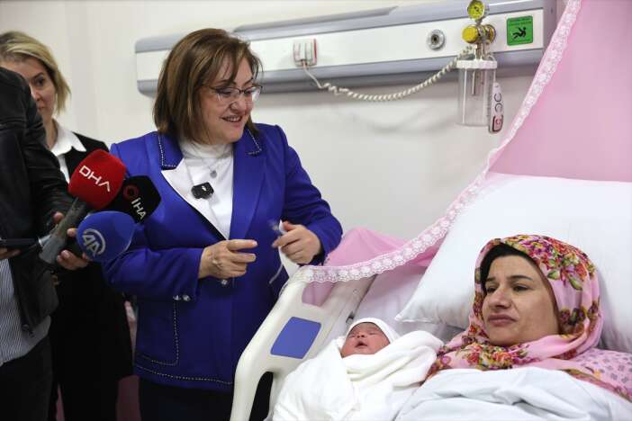 tup-bebek-destegi-projesinin-ilk-bebegi-dunyaya-geldi