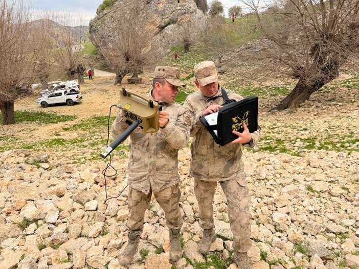 gulistan-dokunun-cesedini-bulmak-icin-genis-capli-arama-baslatildi