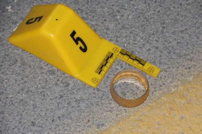 kuyumcu-soygununda-film-gibi-kovalamaca-kacarken-yola-altin-sactilar