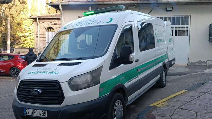 otomobil-tira-carpti-ibrahim-acikgoz-ile-oglu-oldu