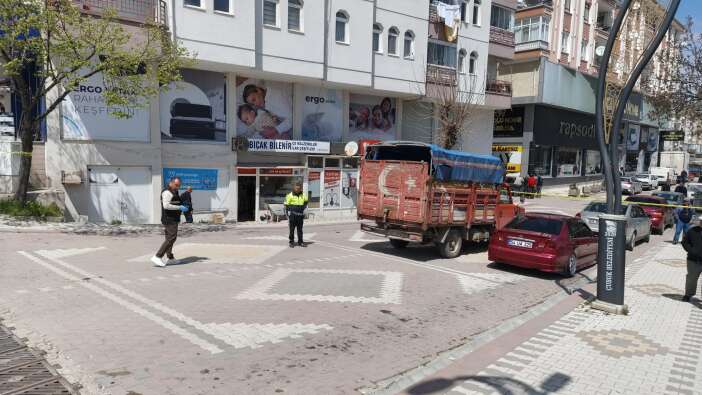 park-donusu-korkunc-kaza-3-yasindaki-cocuk-hayatini-kaybetti