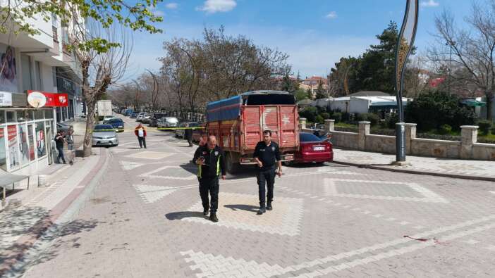 park-donusu-korkunc-kaza-3-yasindaki-cocuk-hayatini-kaybetti