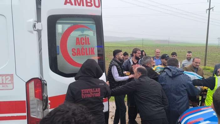 kamyonetle-otomobil-carpisti-2-olu-3-agir-yarali-var