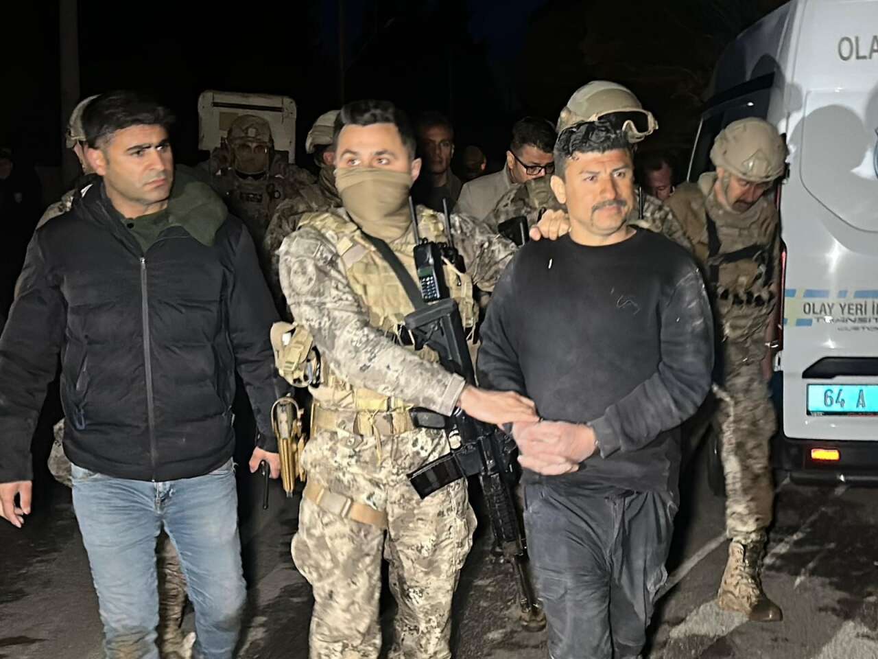 kavga-ihbarina-giden-polislere-pompali-tufekle-saldiri-2-polisimiz-yarali