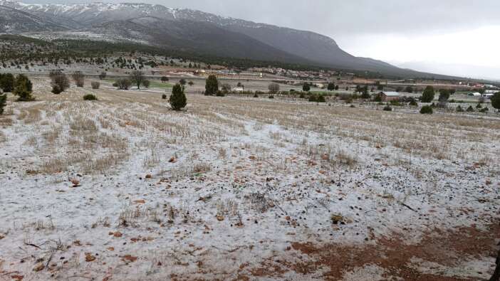 konyada-nisan-sonunda-dolu-surprizi-yagis-vurdu-araclar-yolda-kaldi