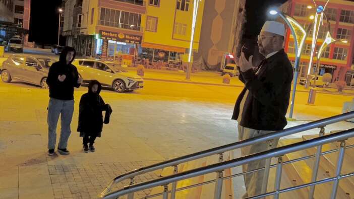 konyadan-kutsal-topraklara-yolculuk-basladi-haci-adaylari-dualarla-ugurlandi