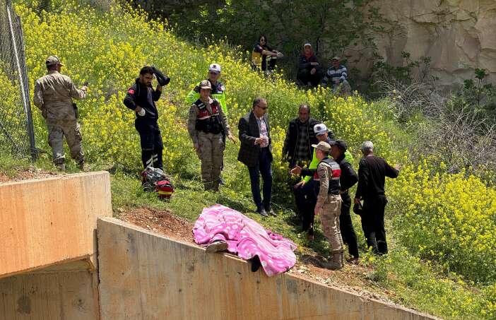 muhtarin-oglu-menfezde-asili-halde-olu-bulundu