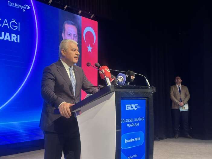 konyada-genclerin-kariyer-yolculuguna-isik-tutan-fuar-basladi