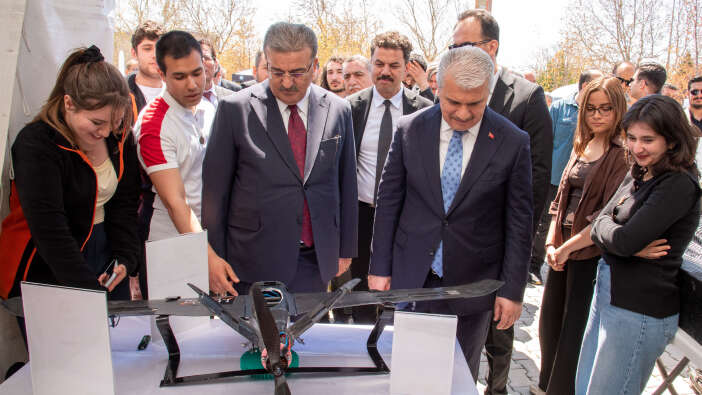 konyada-genclerin-kariyer-yolculuguna-isik-tutan-fuar-basladi