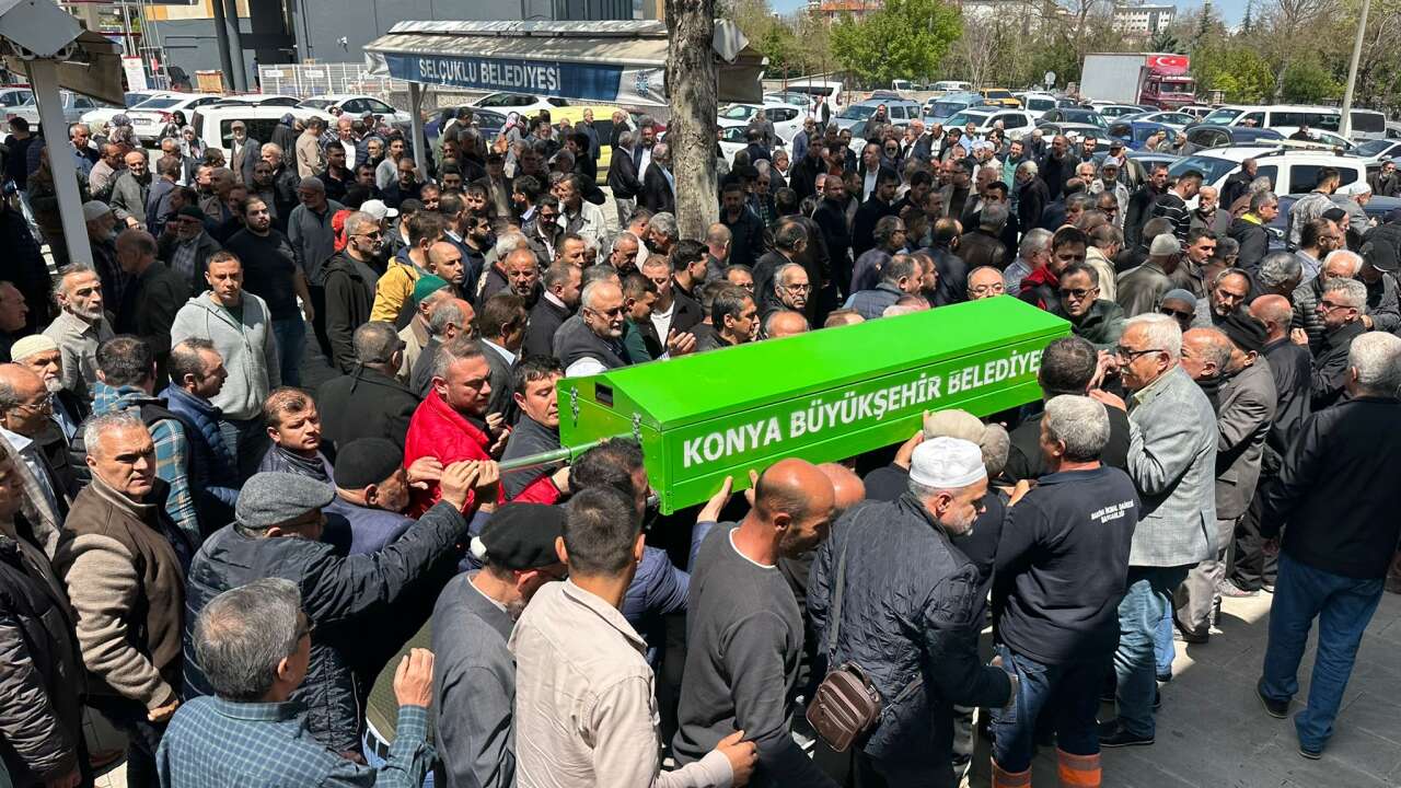 konyada-gunbas-ailesinin-aci-gunu-haci-saban-gunbas-son-yolculuguna-ugurlandi