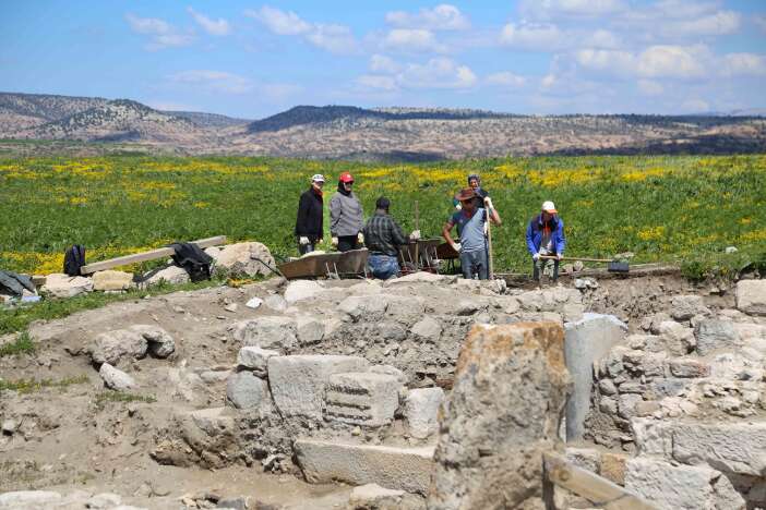 konyanin-tarihinde-ucuncu-sezon-antik-kentte-kazi-calismalari-basladi
