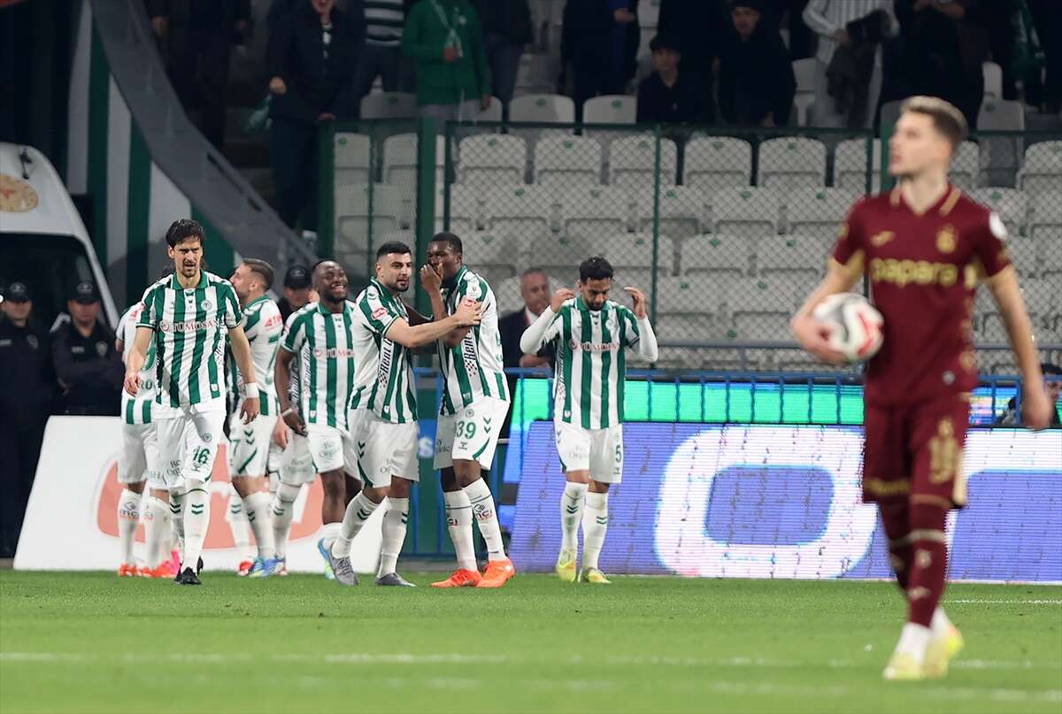 konyaspor-evinde-trabzonsporu-2-golle-gecti-seri-10-maca-cikti