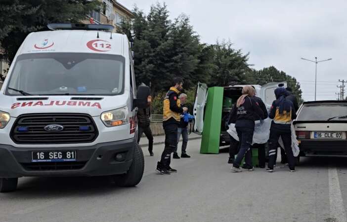 park-halindeki-aracta-supheli-olum-arka-koltukta-cansiz-bedeni-bulundu