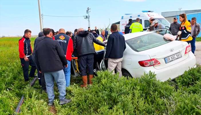 sultanhani-yolunda-biri-konya-plakali-iki-otomobil-carpisti-4-yarali