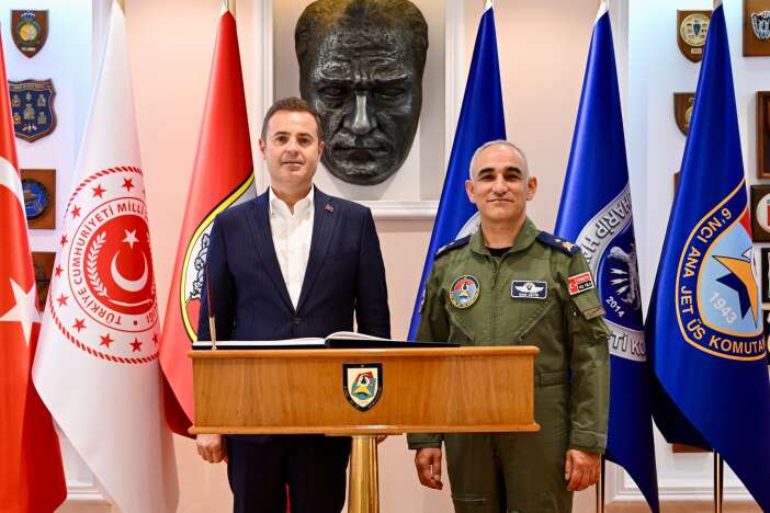 konya-3uncu-ana-jet-us-komutani-tuggeneral-mete-kus-gorevden-alindi