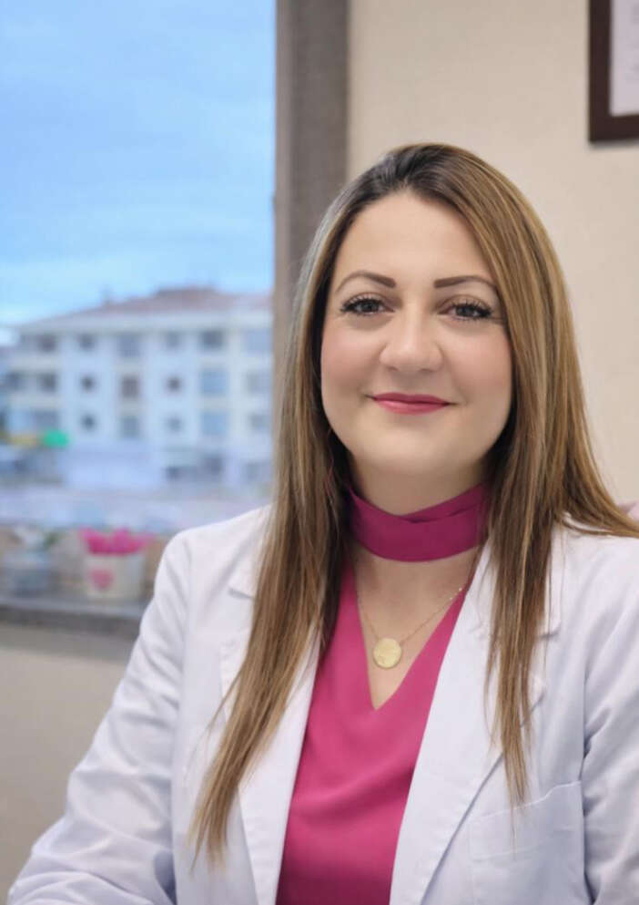 konya-farabi-hastanesinde-gorev-yapan-psikolog-derya-inekci