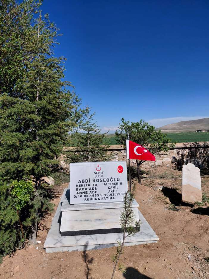 konyada-unutulmus-kahraman-muhtarin-girisimiyle-38-yil-sonra-gelen-vefa