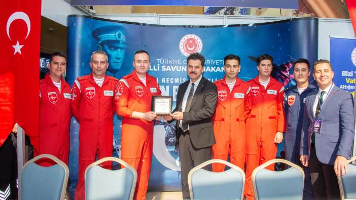 konyanin-gokyuzundeki-milli-gururu-universite-ogrencileriyle-bulustu