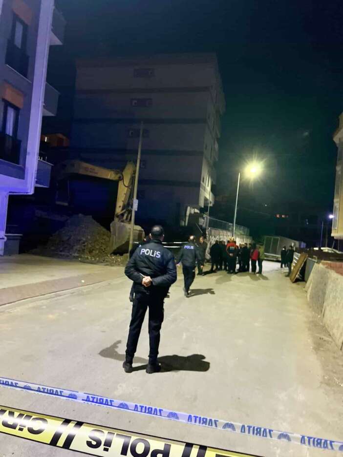 5-katli-apartmanda-panik-anlari-bosaltilip-muhurlendi